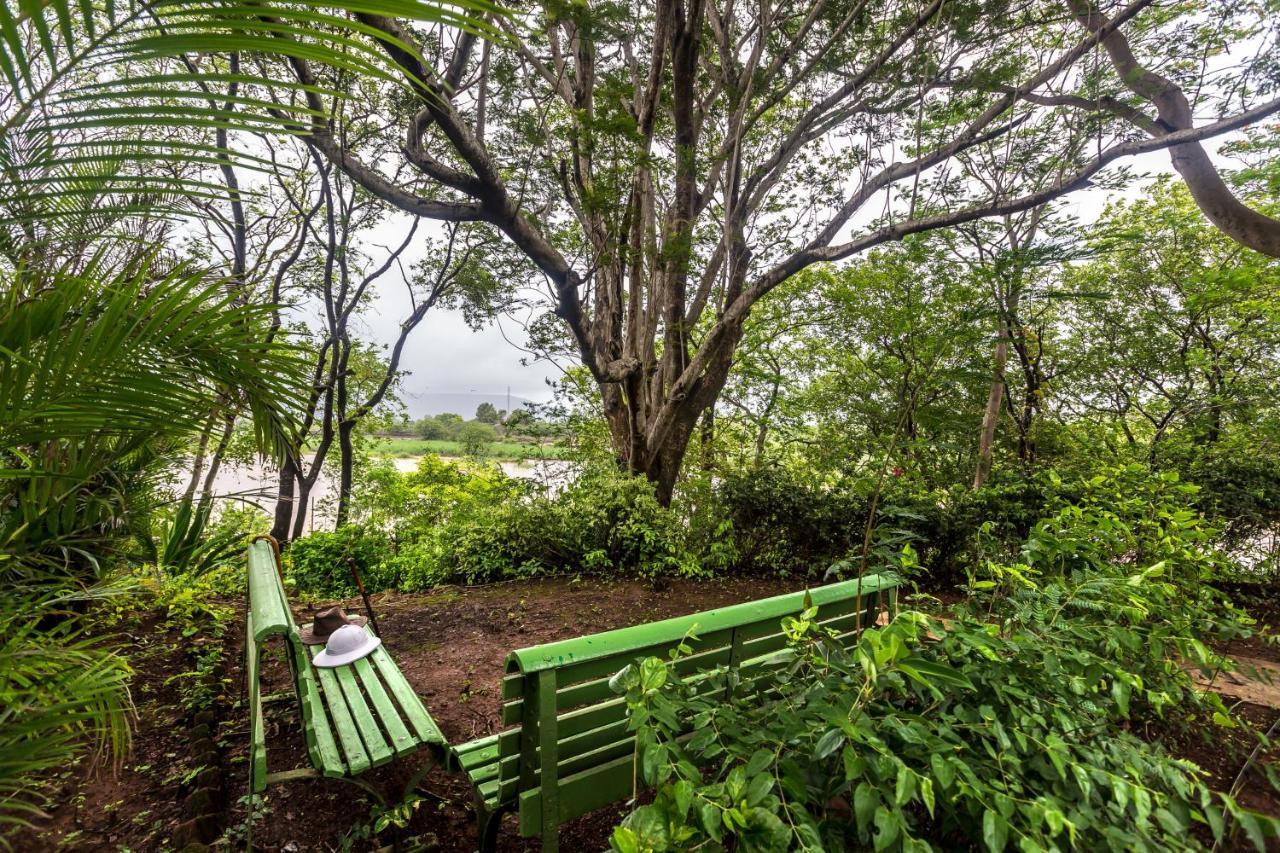 Saffronstays Firdaus Baug Khamshet Екстер'єр фото